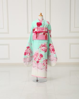 女児｜和装・華やかなミントグリーンが、裾へ向けてピンクから白へと変化する洋柄デザイン